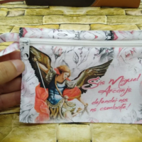 Bolsa Necessaire São Miguel Arcanjo com Oração

